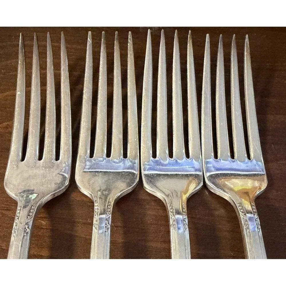 Oneida 1881 Rogers Floral Queen Silverplate Dinner Forks Set of 4 Replacement